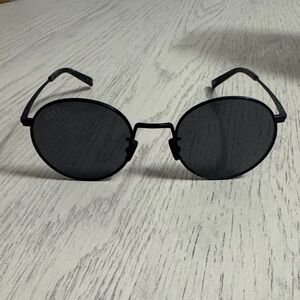 Round Black DIFF daisy Sunglasses